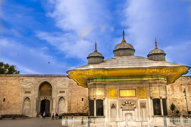 Fontana di Ahmet III - Cankurtaran | Secret World Trip Planner