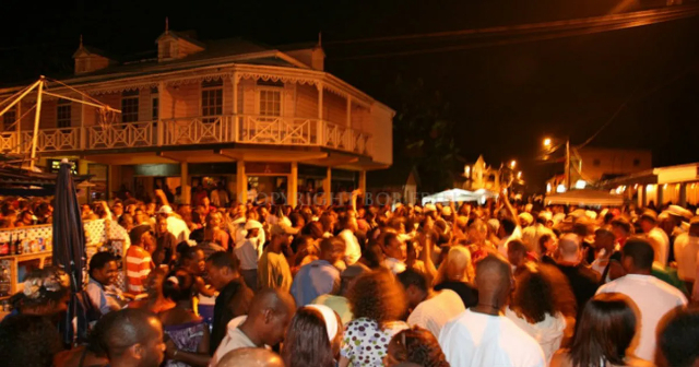 ഗ്രോസ് ഐലറ്റ് സ്ട്രീറ്റ് പാർട്ടി - Gros Islet | Secret World Trip Planner