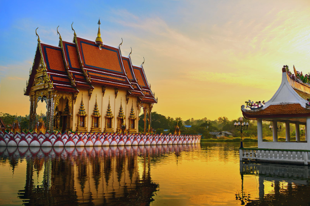 वाट प्लाई लाम र महान सेतो बुद्ध - Thailand | Secret World Trip Planner