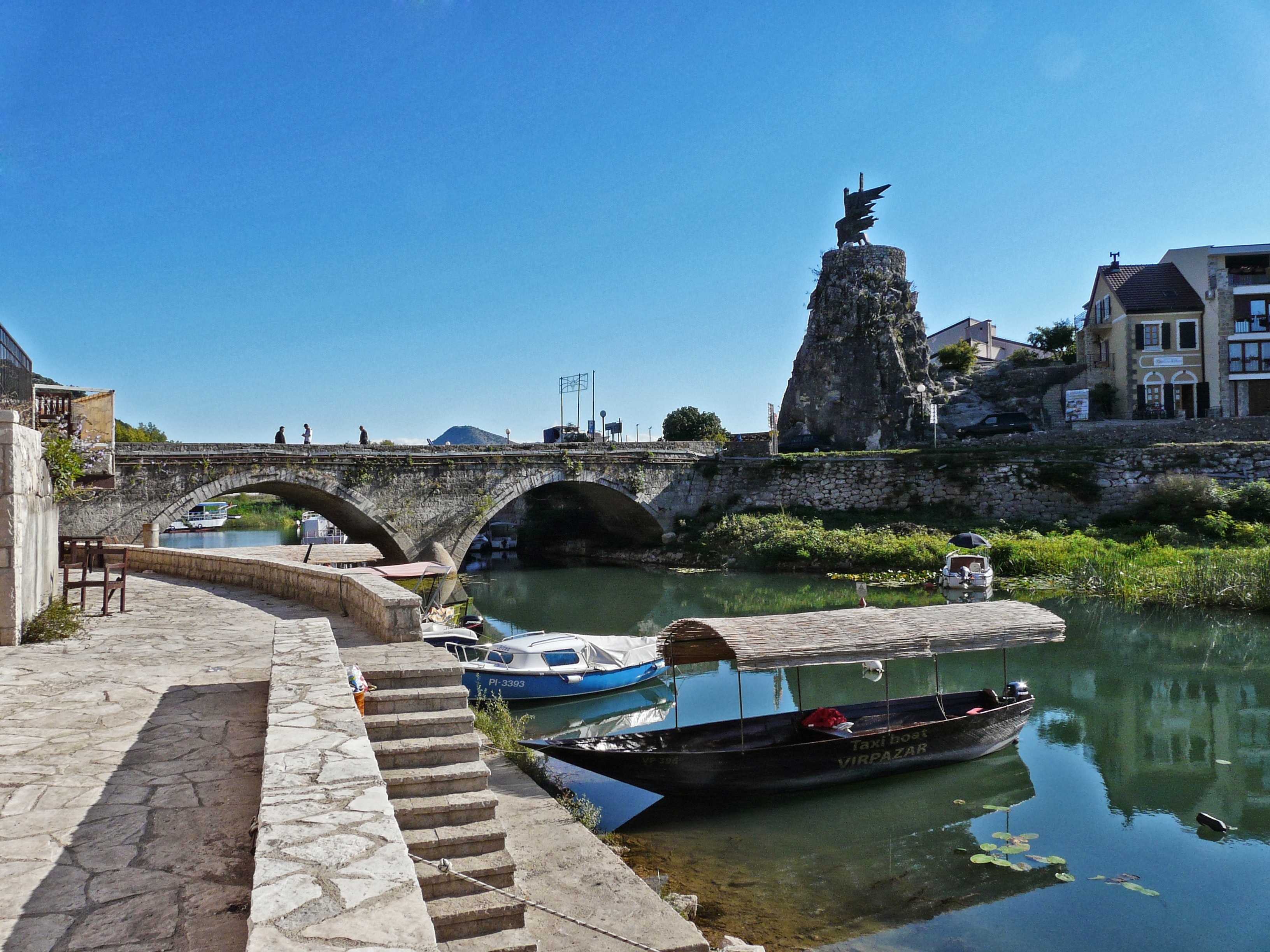 Danau Balkans ' terbesar: Skadar - Вирпазар | Secret World Trip Planner