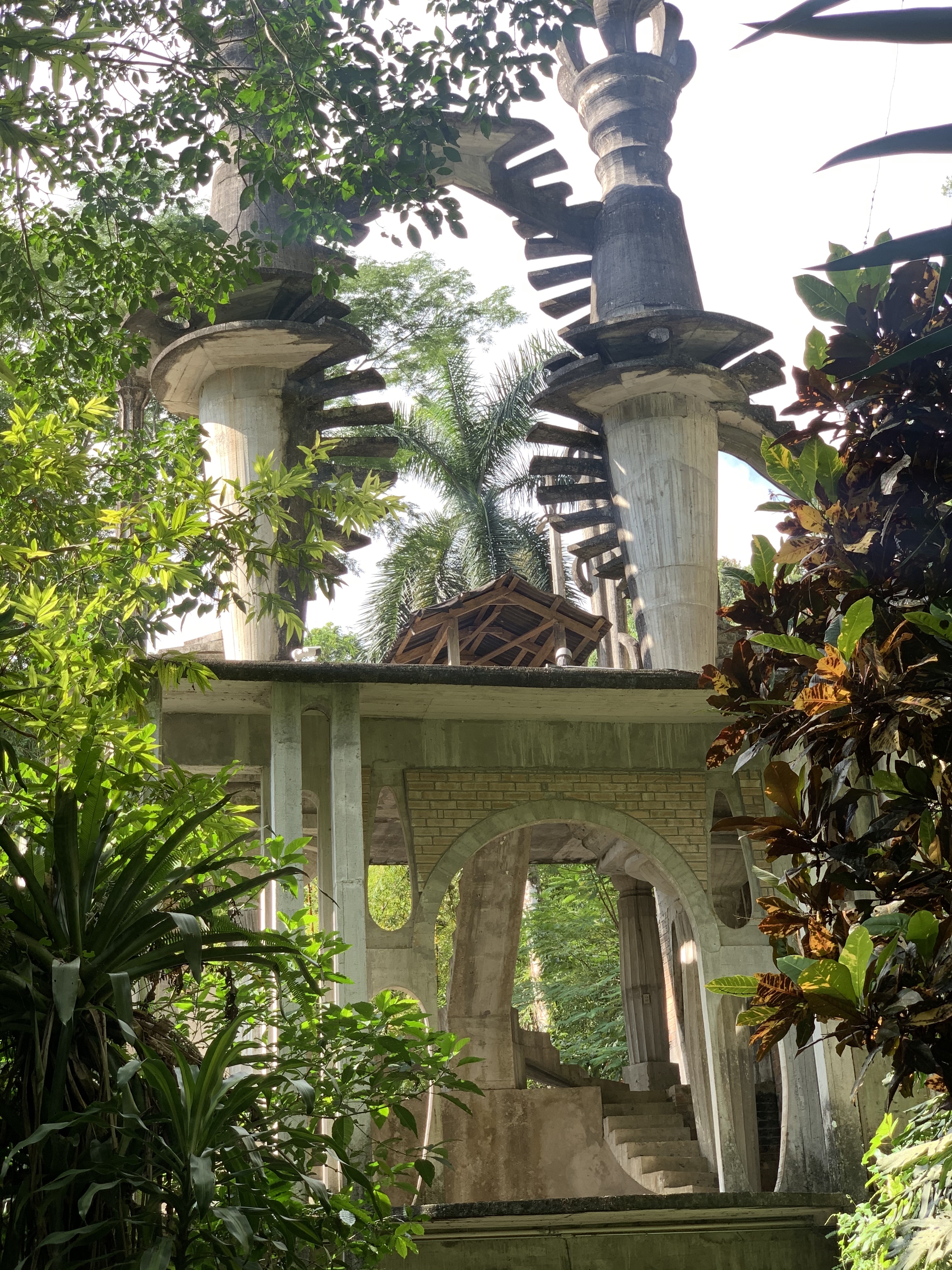 Las Pozas：丛林中的超现实花园 - Xilitla | Secret World Trip Planner