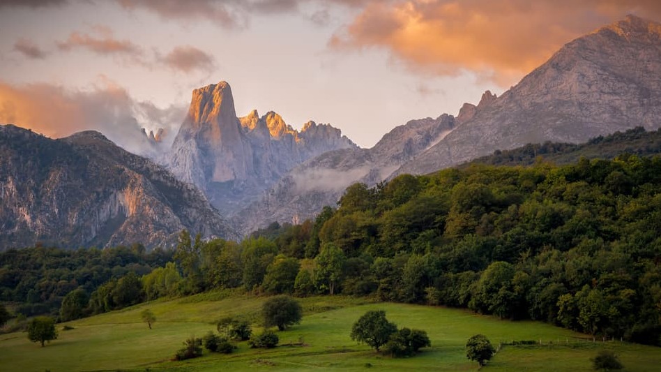 I Picos de Europa e La cima del Naranjo De Bulnes - 33554 | Secret World Trip Planner