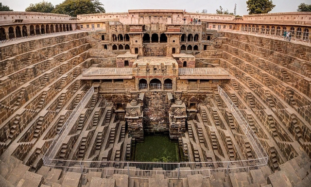 Chand Baori iidne kaev - Bandikui | Secret World Trip Planner
