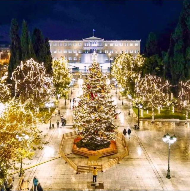 Sintagmas laukums - Athina | Secret World Trip Planner