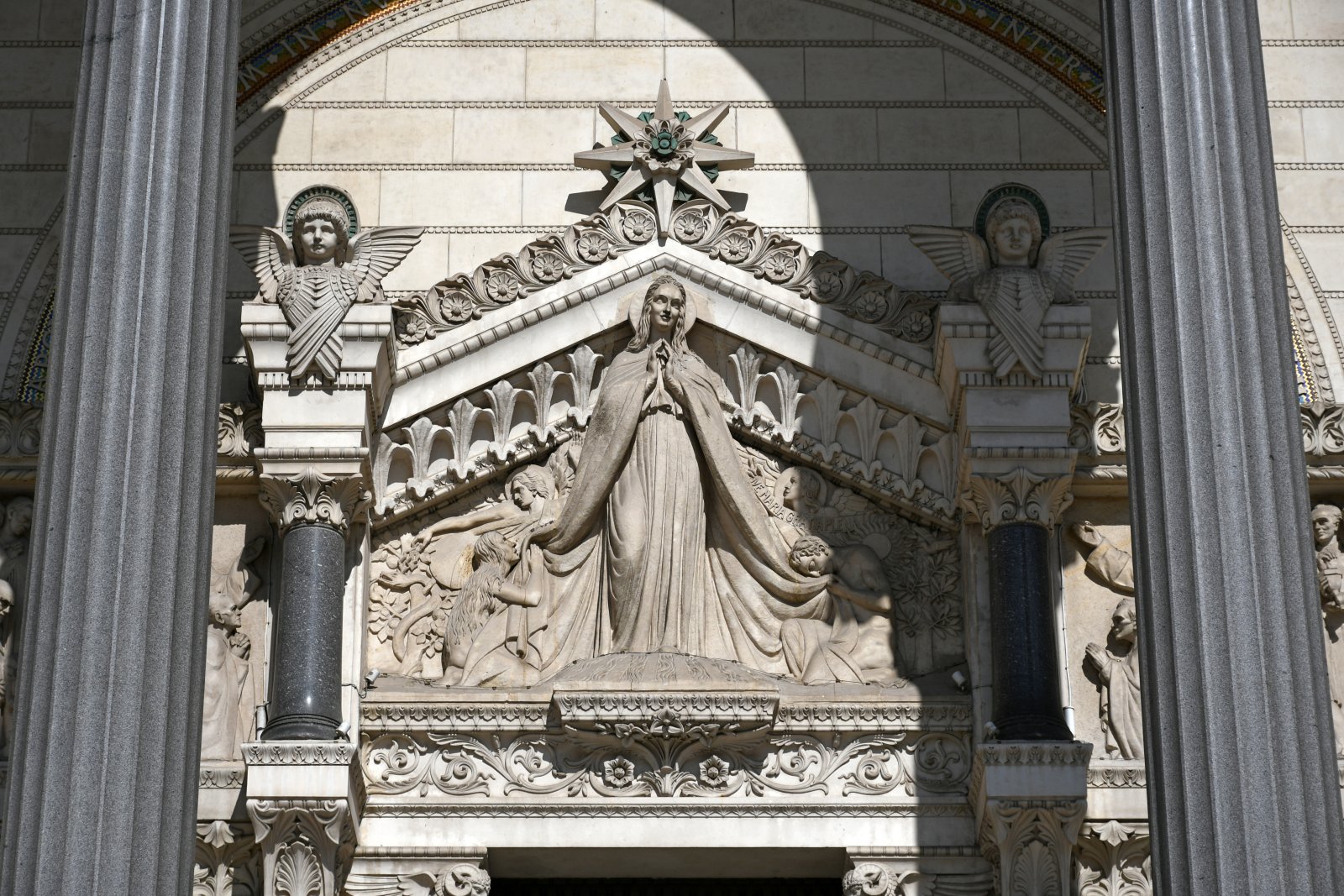 ၏Notre-DameႏFourvière - Lyon | Secret World Trip Planner