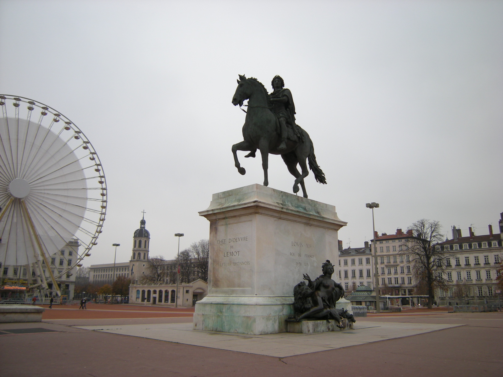 Bellecour مربع کے دل لیون - Lyon | Secret World Trip Planner