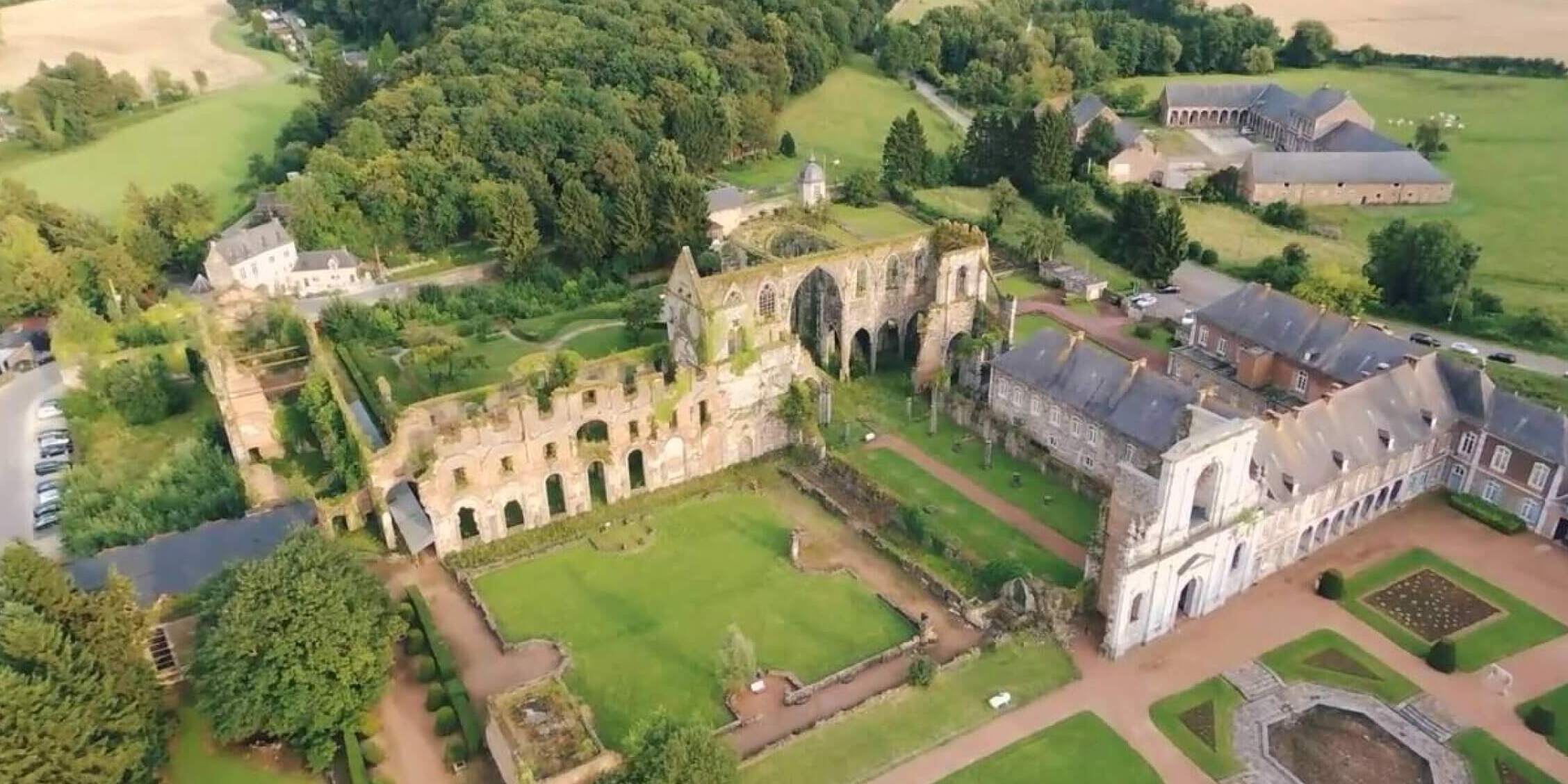 西多会修道院的废墟 - Thuin | Secret World Trip Planner