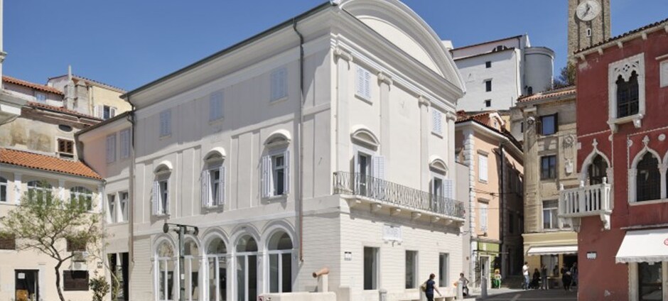 Pirano cívic galeria - Tartinijev trg 3 | Secret World Trip Planner