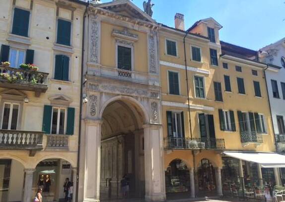 Arco Mera, у самым сэрцы горада Варэзе - Varese | Secret World Trip Planner