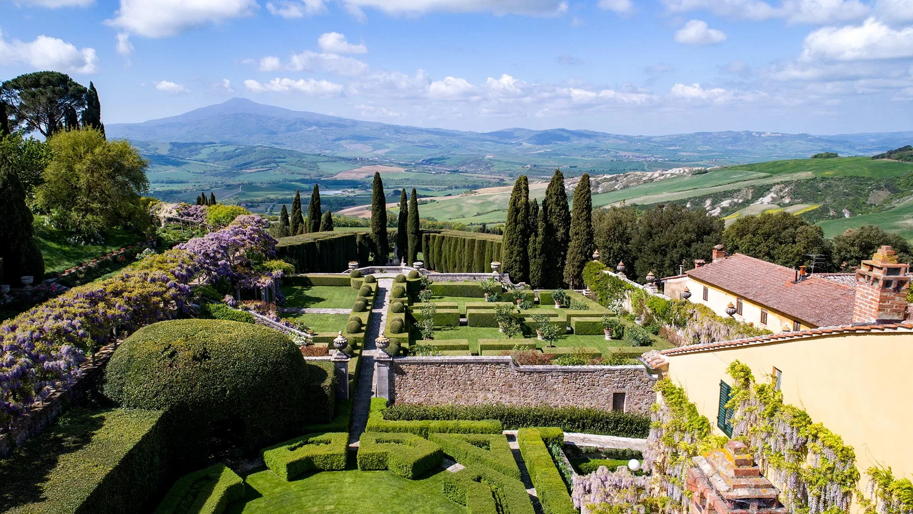 La Fooce, teras indah di Val d'orcia - La Foce | Secret World Trip Planner