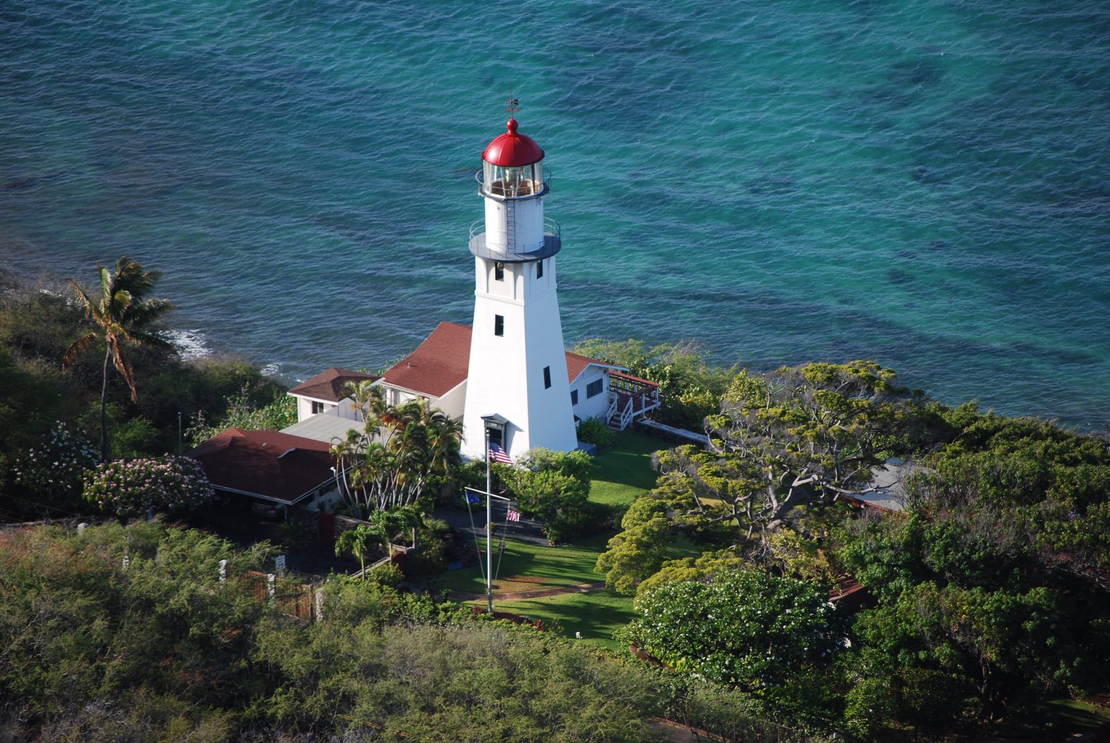 Diamond Head Itsasargia - Honolulu | Secret World Trip Planner