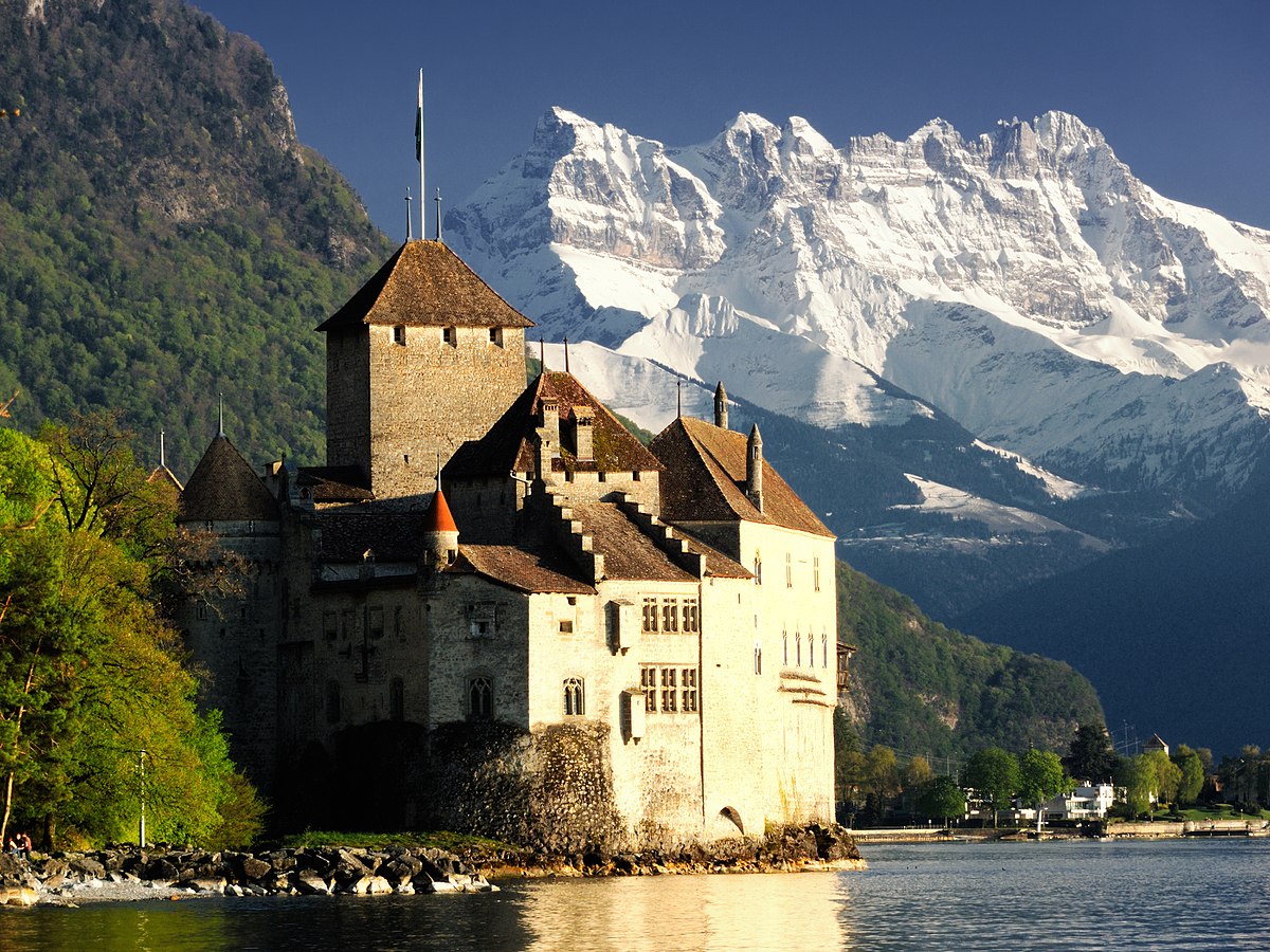 Chateau de Chillón adalah istana romantis di Danau Jenewa - Secret World