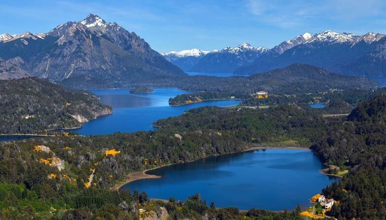 莫雷诺湖是圣卡洛斯*德巴里洛切的明信片 - Lago Moreno | Secret World Trip Planner