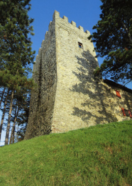 Ang lathalaing ito na tungkol sa Pilipinas at artista ay isang usbong. - Castiglione | Secret World Trip Planner