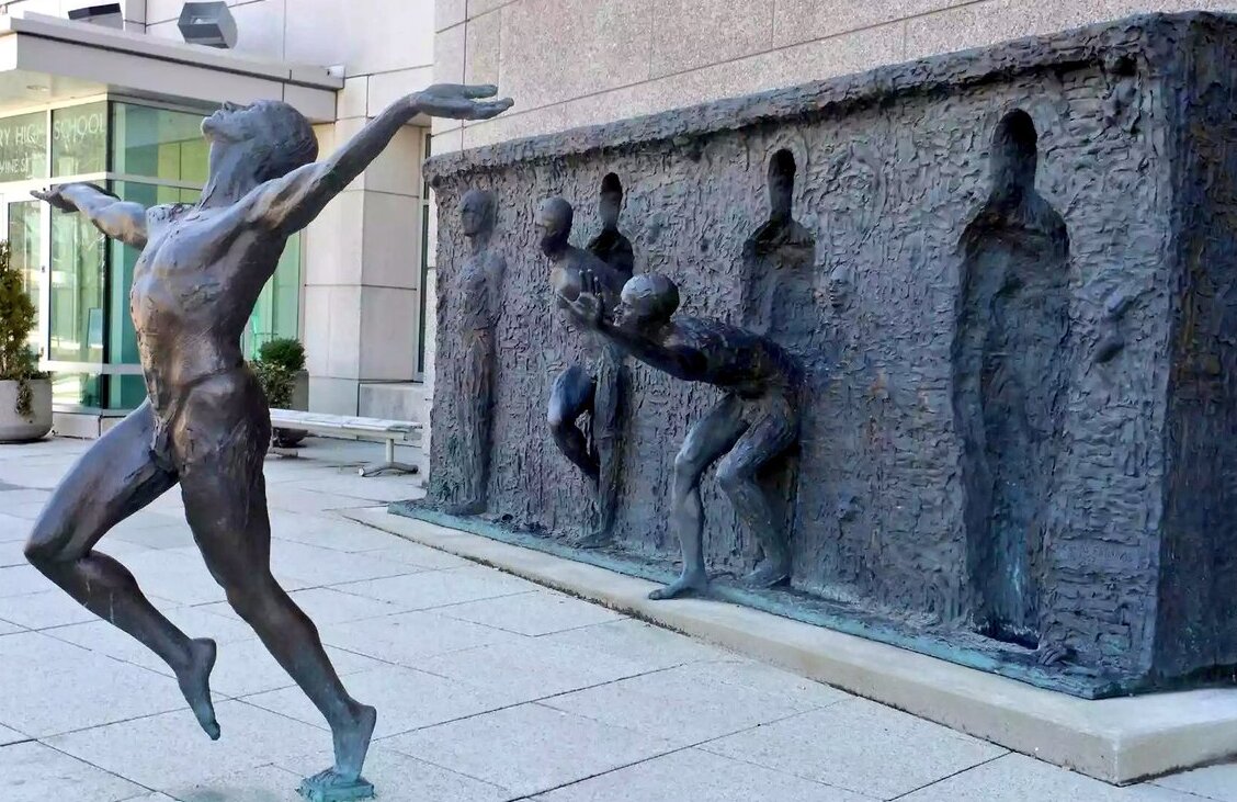 Liberdade por Frudakis - Philadelphia | Secret World Trip Planner