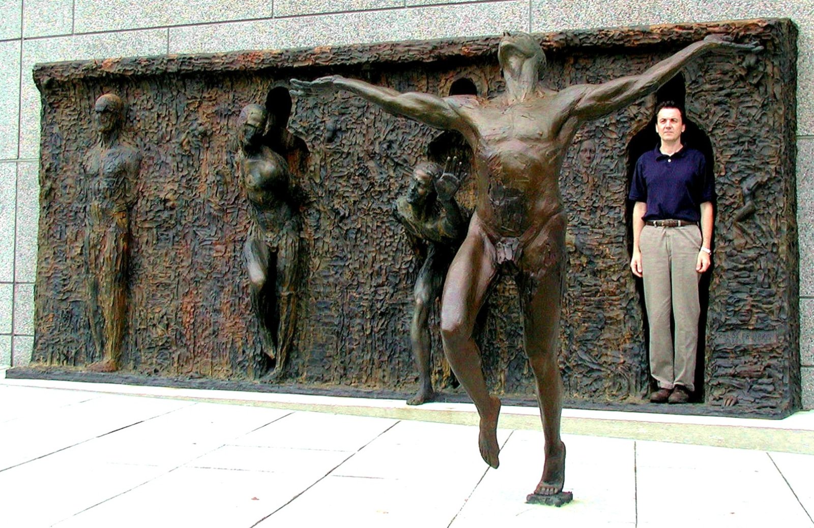 Liberdade por Frudakis - Philadelphia | Secret World Trip Planner