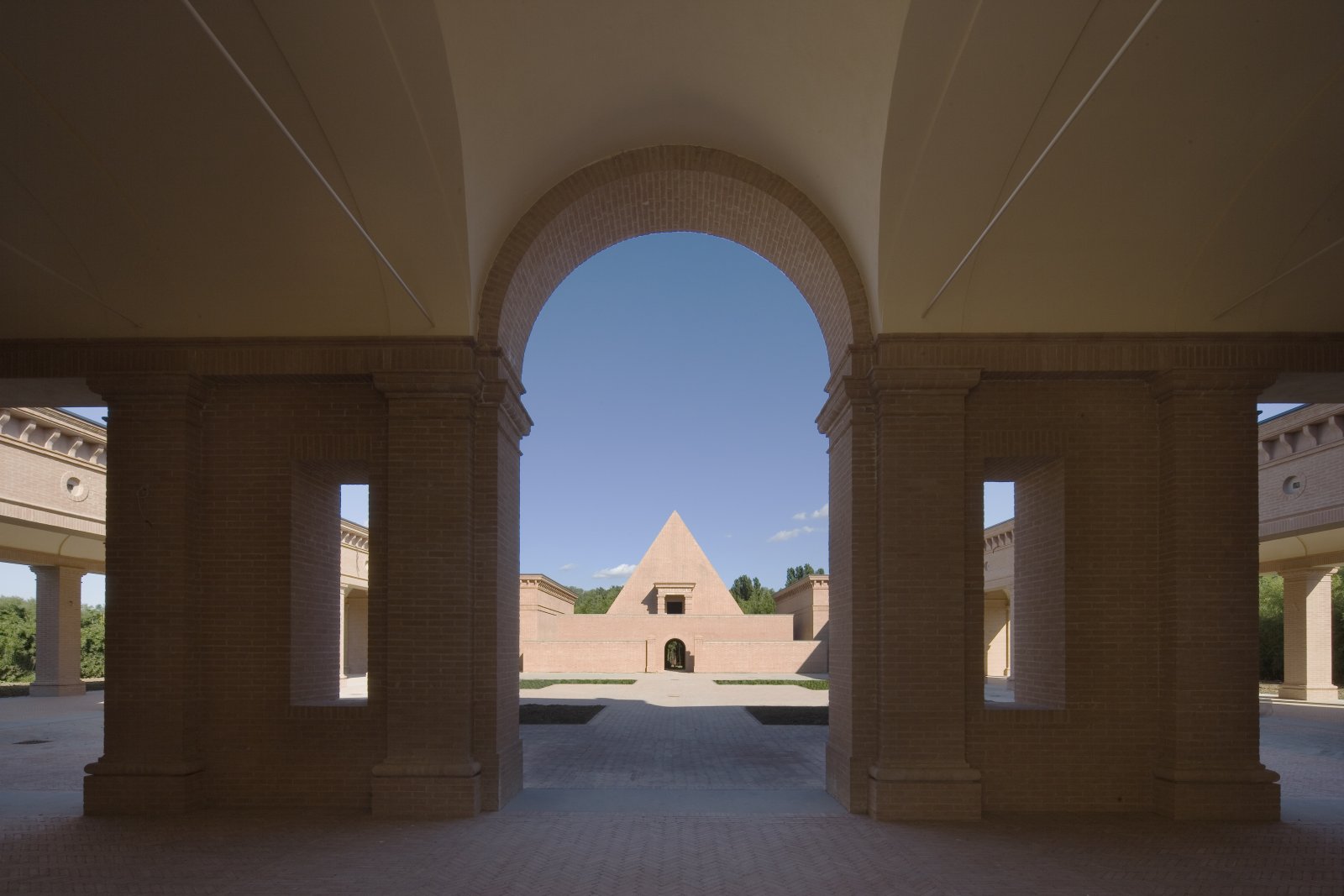 Mbingungake saka Mason - 121 | Secret World Trip Planner