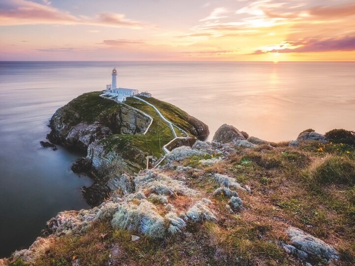 南栈灯塔 - South Stack Lighthouse | Secret World Trip Planner