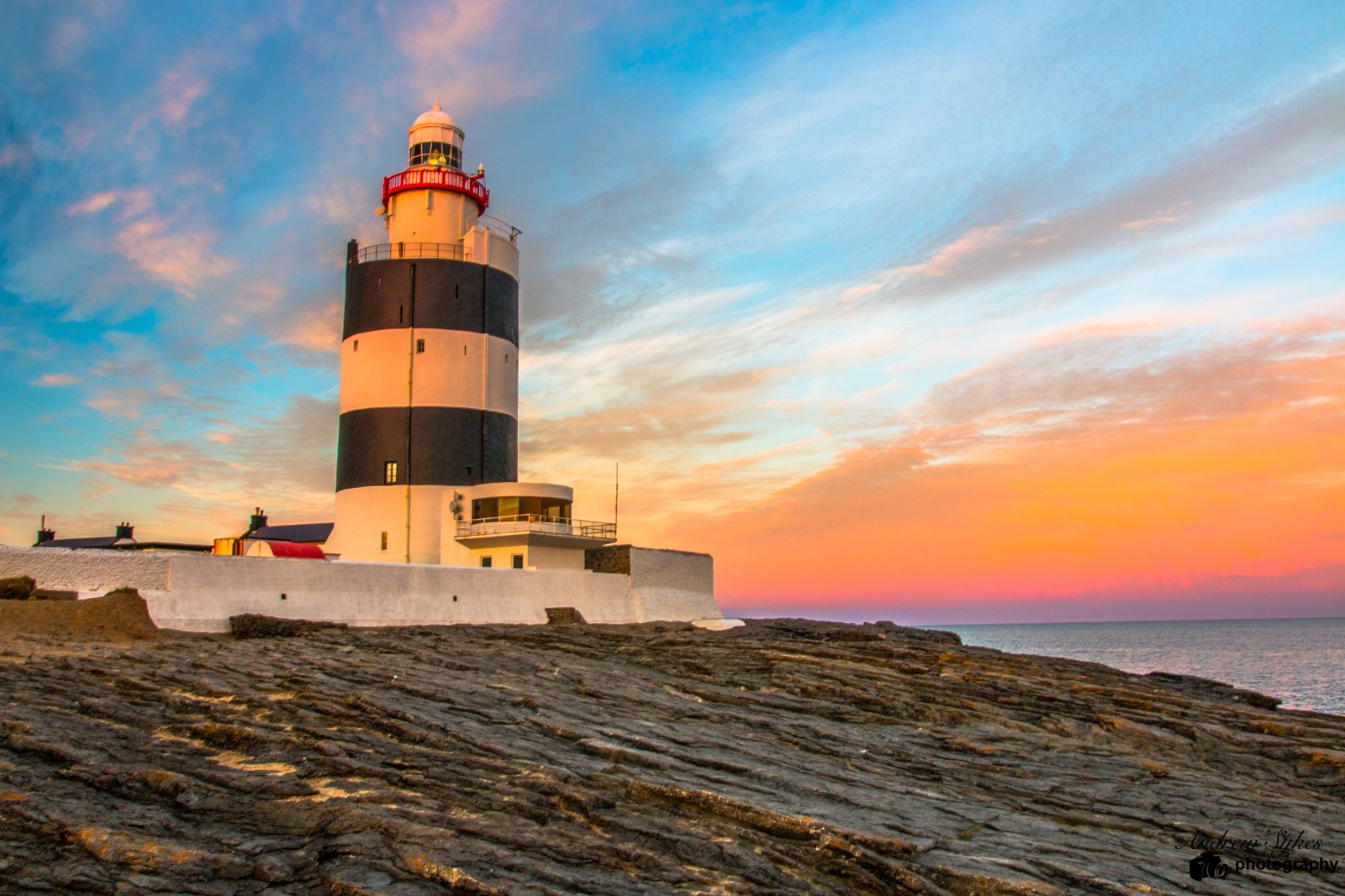 フックヘッド、世界最古の運用灯台 - Hook Head | Secret World Trip Planner