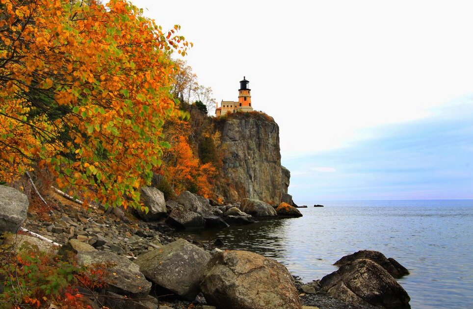 斯普利特岩灯塔和世界上最危险的一块水 - Two Harbors | Secret World Trip Planner