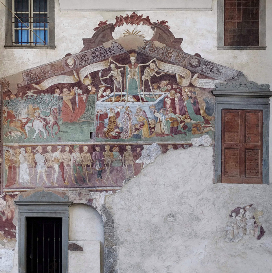 Clusone fara framhjá þér: sigur og dansa á dauða  - Clusone | Secret World Trip Planner