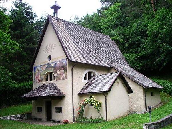 Legenden om Madonna della Rocchetta - 38050 Ospedaletto TN | Secret World Trip Planner