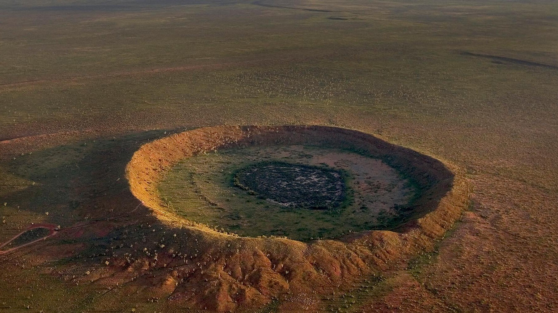 Wolfe Creek, den näst största meteoritkratern - Sturt Creek | Secret World Trip Planner