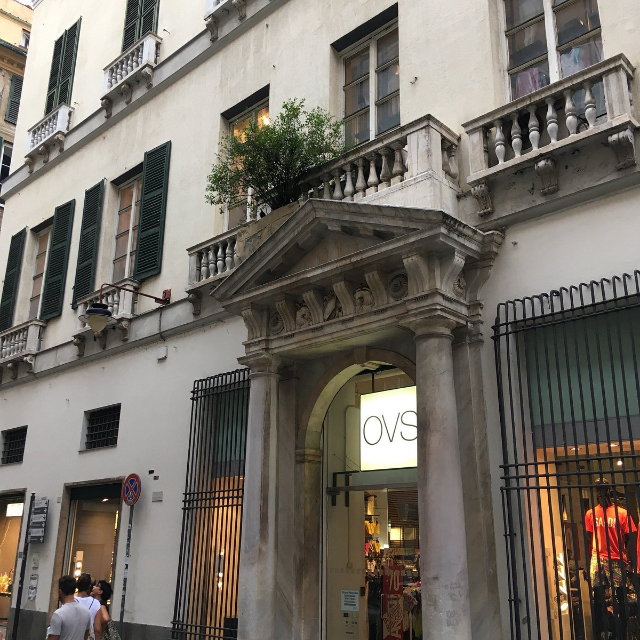 A lenda da granada - Genova | Secret World Trip Planner