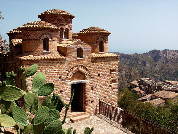 Stilói Cattolica - Stilo | Secret World Trip Planner