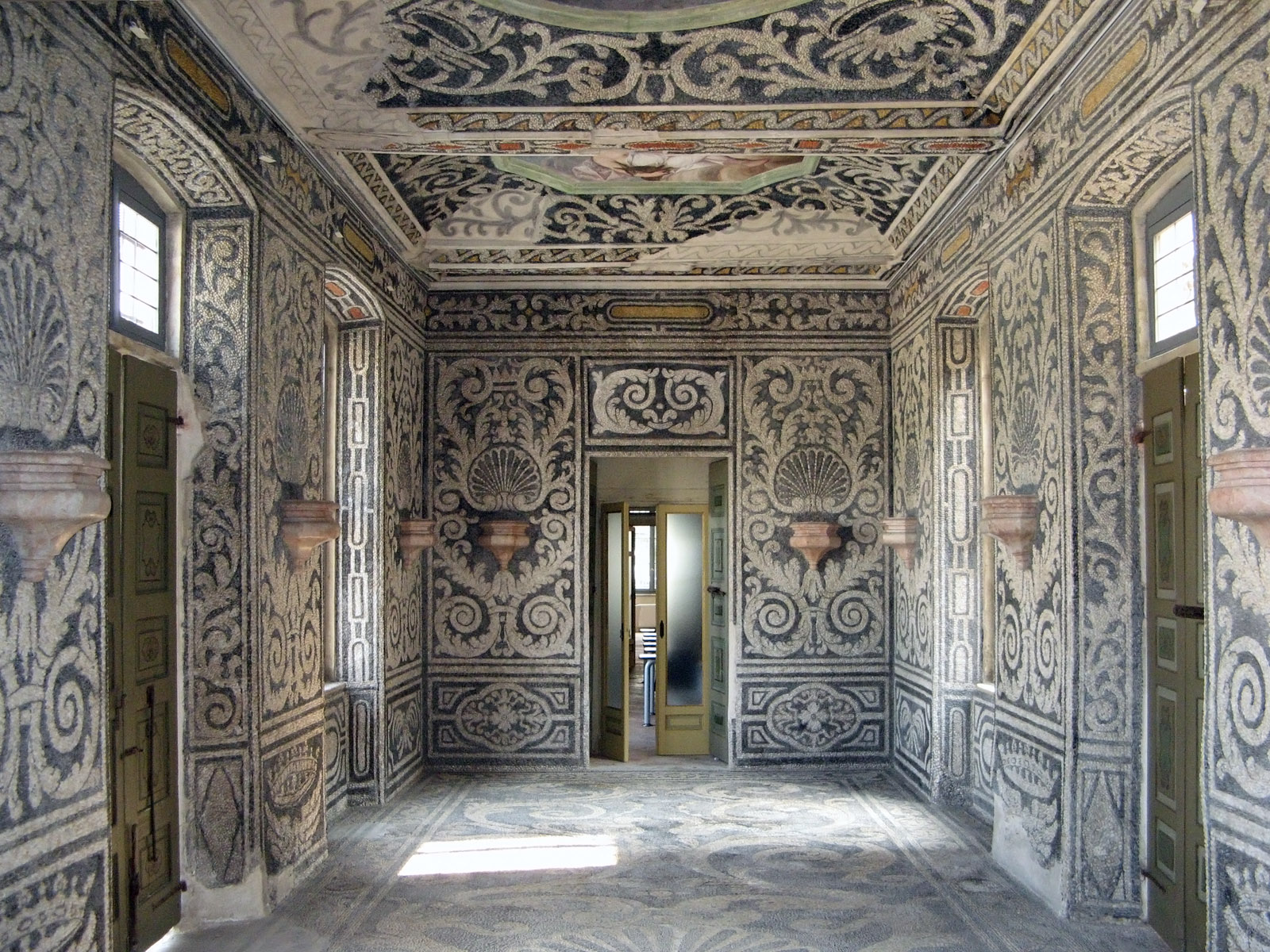 Palazzo Milan Biệt Giữa Hai Góc