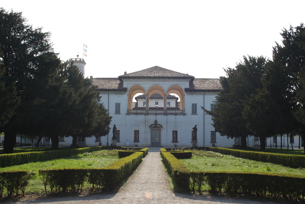 Palazzo Milan Biệt Giữa Hai Góc