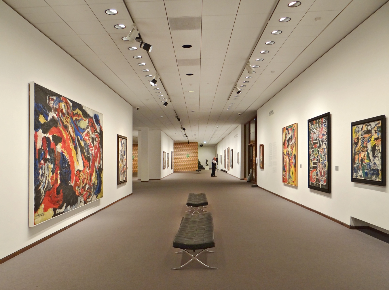 Нее Үндэсний дотуур хувцас уран зургийн цомог - Berlin | Secret World Trip Planner