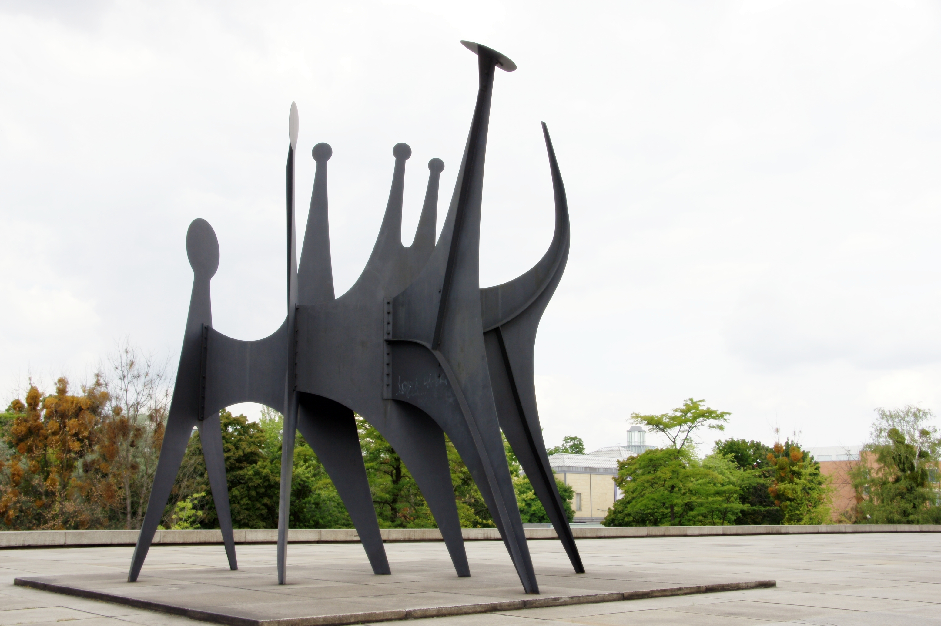 Нее Үндэсний дотуур хувцас уран зургийн цомог - Berlin | Secret World Trip Planner