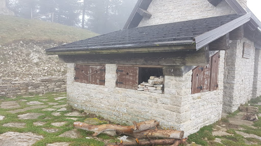 Mount Cornacchia och dess tillflykt