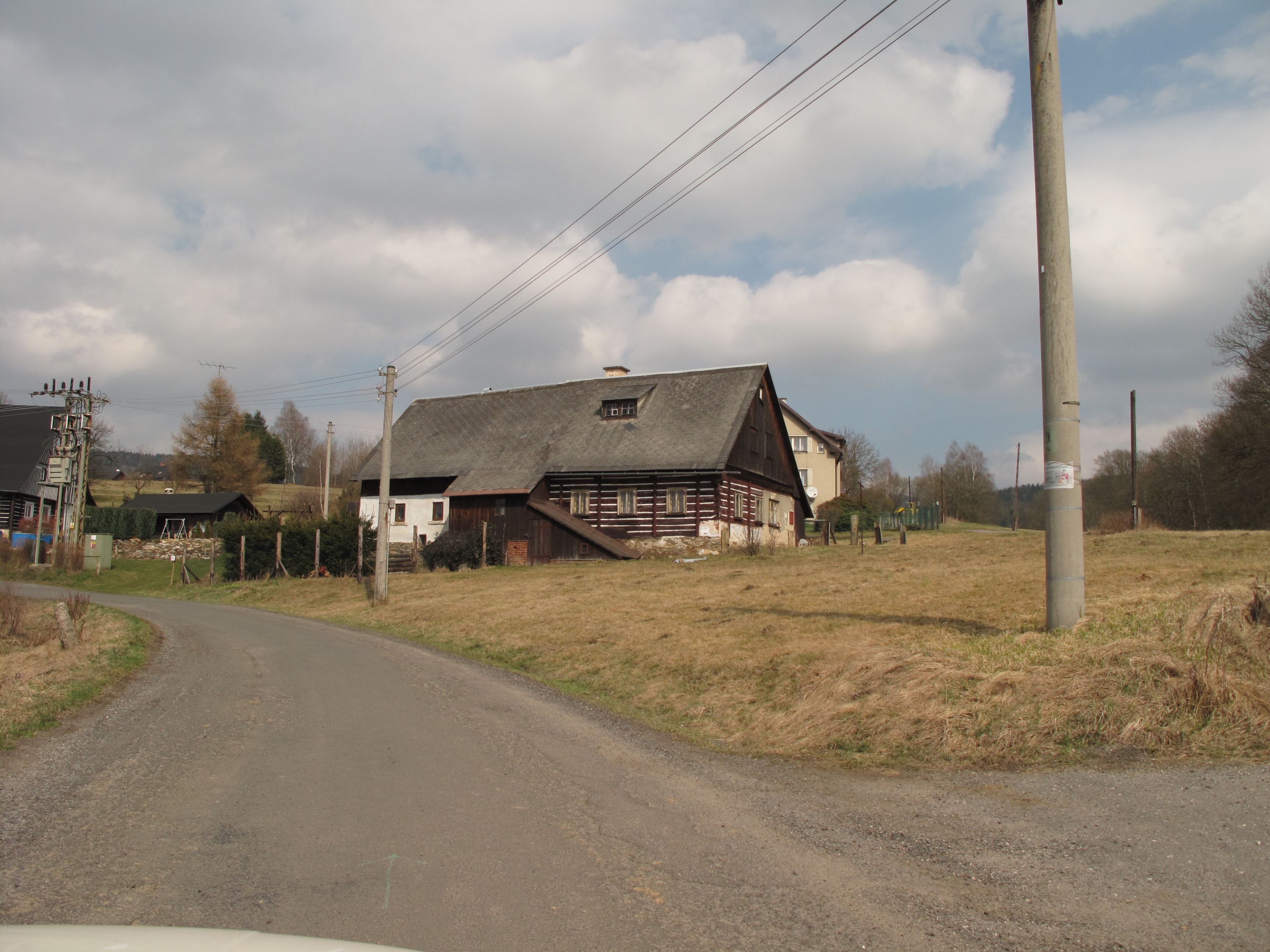 Bohumil Lhota og det bevægelige hus - Velké Hamry | Secret World Trip Planner