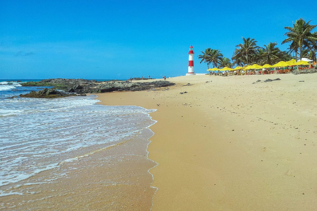 இடாபுவா கடற்கரை - Itapuã | Secret World Trip Planner