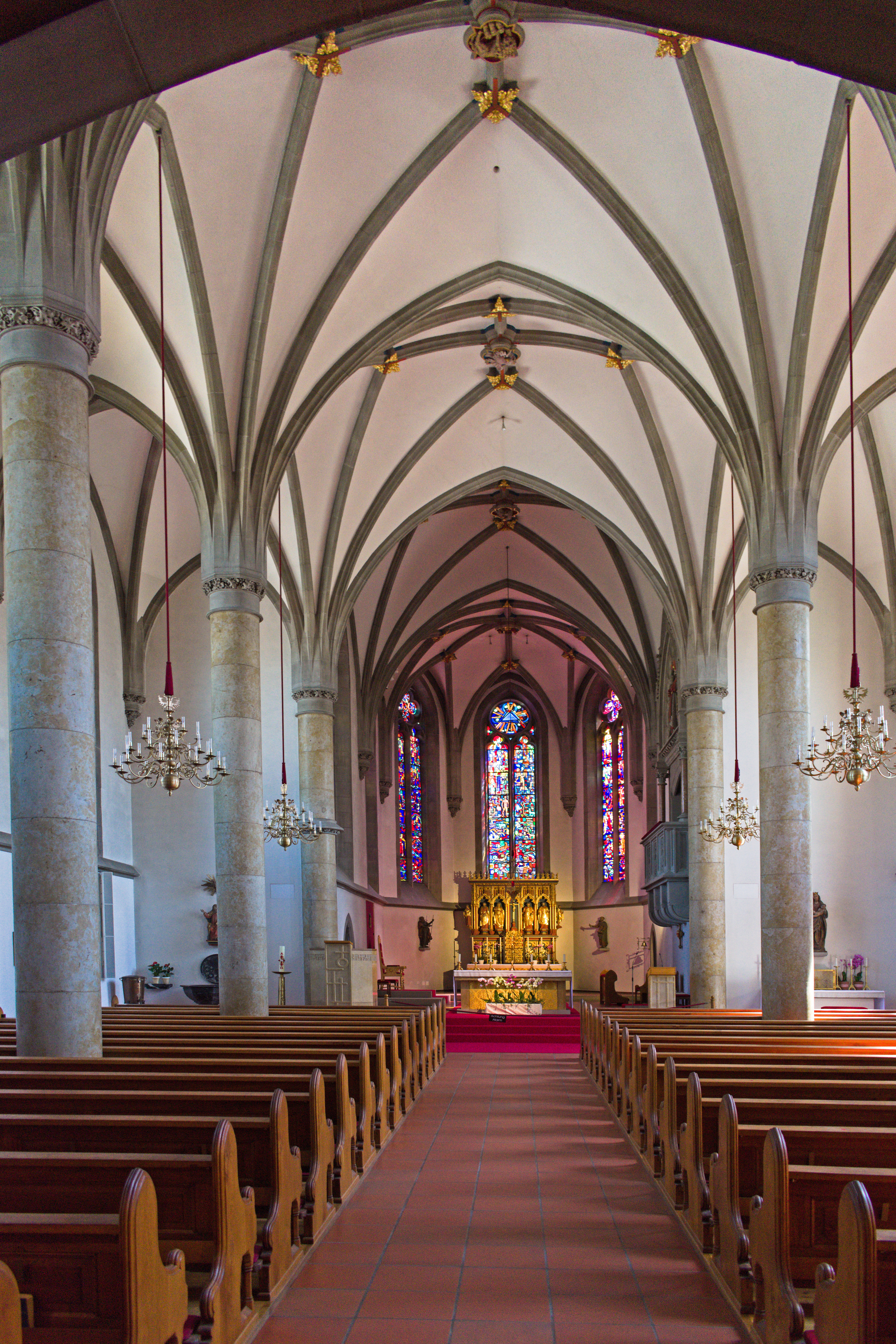 Vaduz katedrāle Saint Florin - Vaduz | Secret World Trip Planner