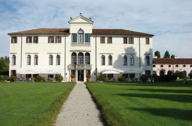 Justinianuse villa - 4 | Secret World Trip Planner