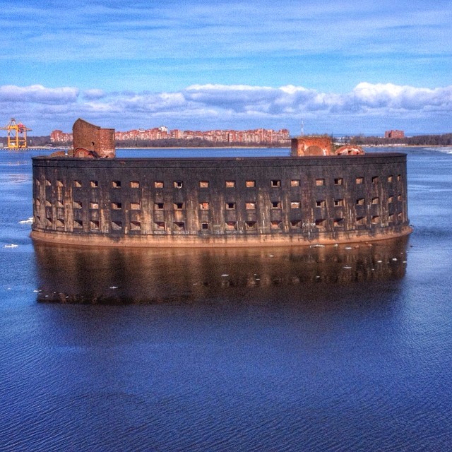 Fort Alexander dans la mer Baltique