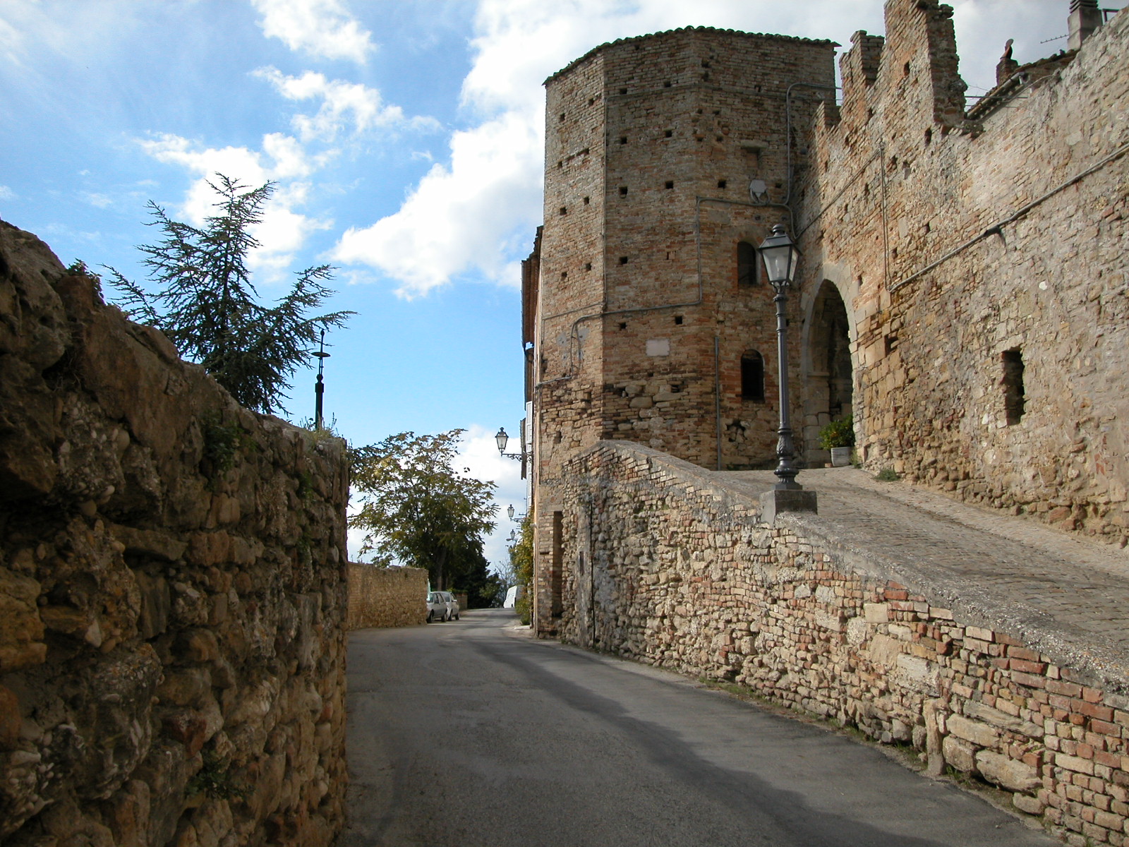 Montefiore Dell ' Aso
