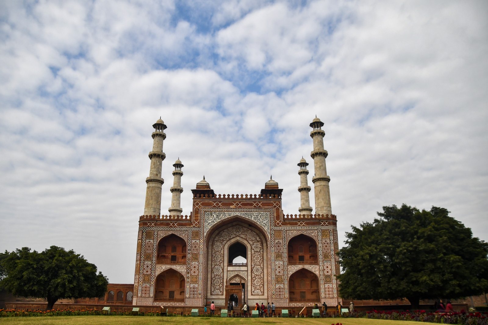 Makam Akbar Besar - Agra | Secret World Trip Planner