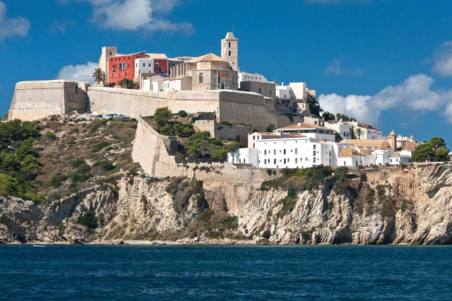 Katedralen på Ibiza - Eivissa | Secret World Trip Planner