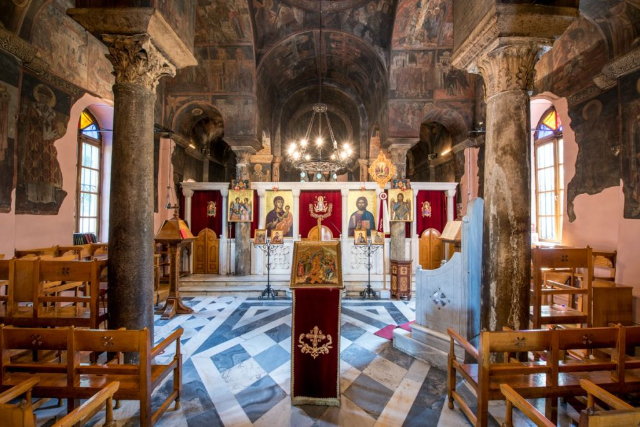 Klasztor Petraki: Bizantyjskie sanktuarium pośród ateńskiego zgiełku - Athina | Secret World Trip Planner