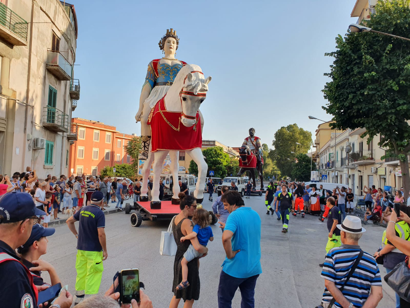 Η γιορτή των γιγάντων