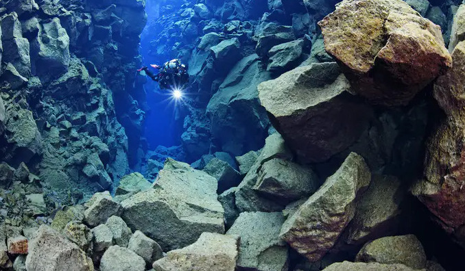 Rift di Silfra - Vallarvegur | Secret World Trip Planner