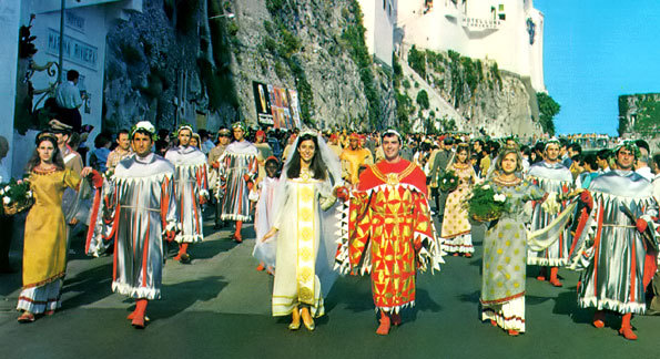 Regatta hinna fornu sjólýðvelda - Amalfi | Secret World Trip Planner