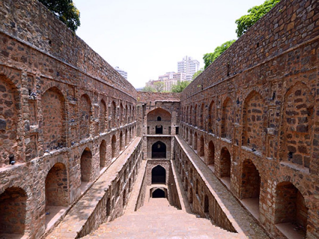 അഗ്രസെൻ കി ബാവോലി - New Delhi | Secret World Trip Planner