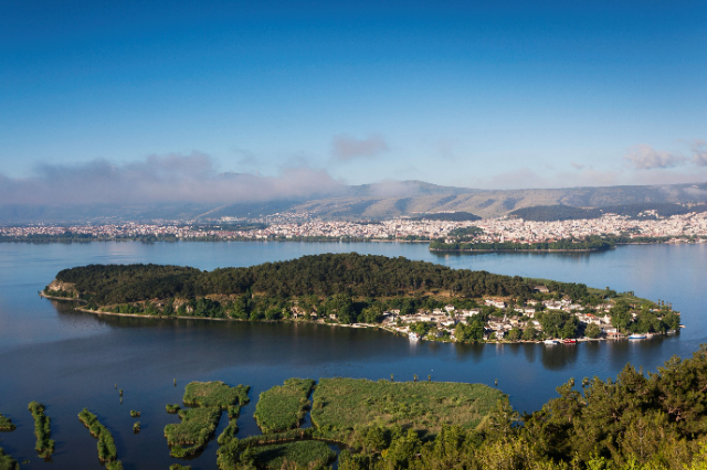 Jāņinas burvīgā sala: Nisī kultūras dārgumu izpēte - Ioannina Island | Secret World Trip Planner