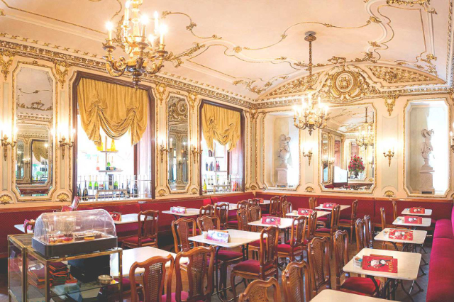 કોફી પ્લેટ્સ - Torino | Secret World Trip Planner