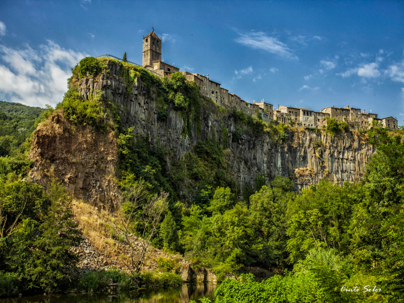Castellfollit De La Roca, Španělsko - Castellfollit de la Roca | Secret World Trip Planner